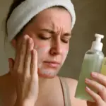Detergenti viso biologici delicati: errori comuni nell’uso quotidiano che peggiorano la pelle